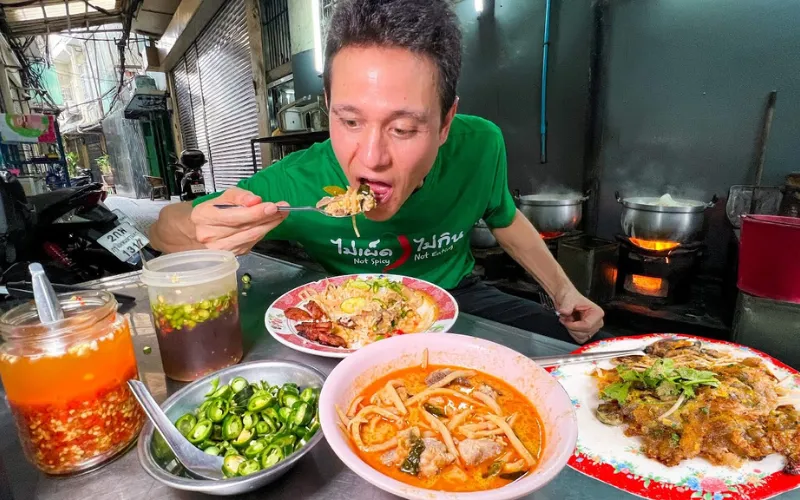 Visitantes se encantam com culinária da Chinatown