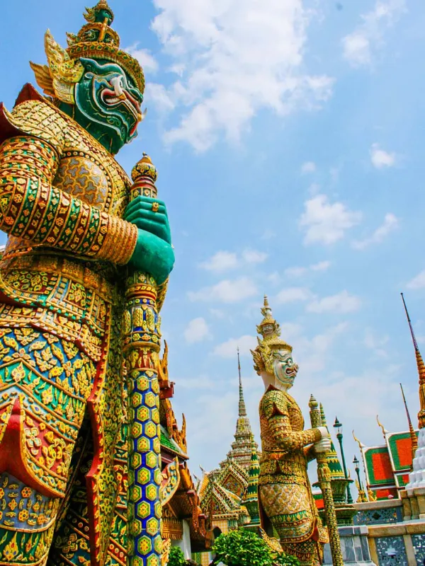 Gigantes Guardiões do Ramakien simbolizam proteção