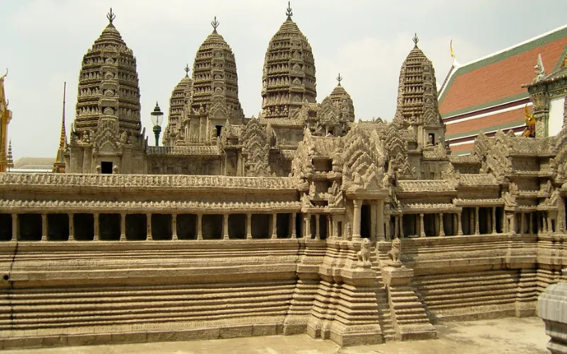 Modelo de Angkor Wat no Wat Phra Kaew mostra detalhes