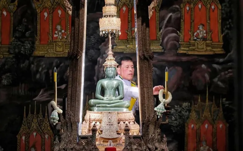 Troca das vestes do Buda ocorre 3 vezes ao ano