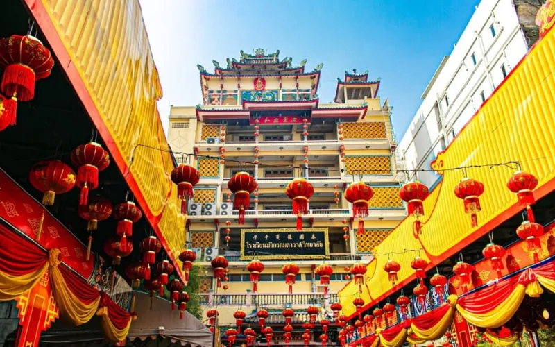 Wat Mangkon é o principal templo chinês de Bangkok