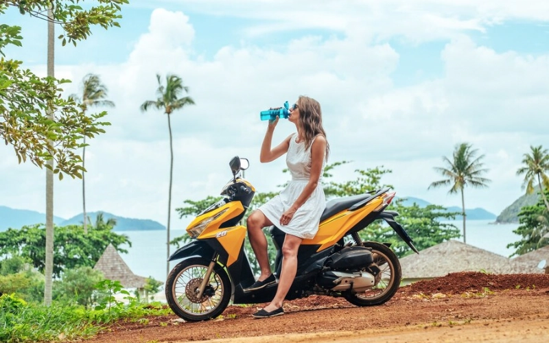 Explore Phuket de moto com liberdade total