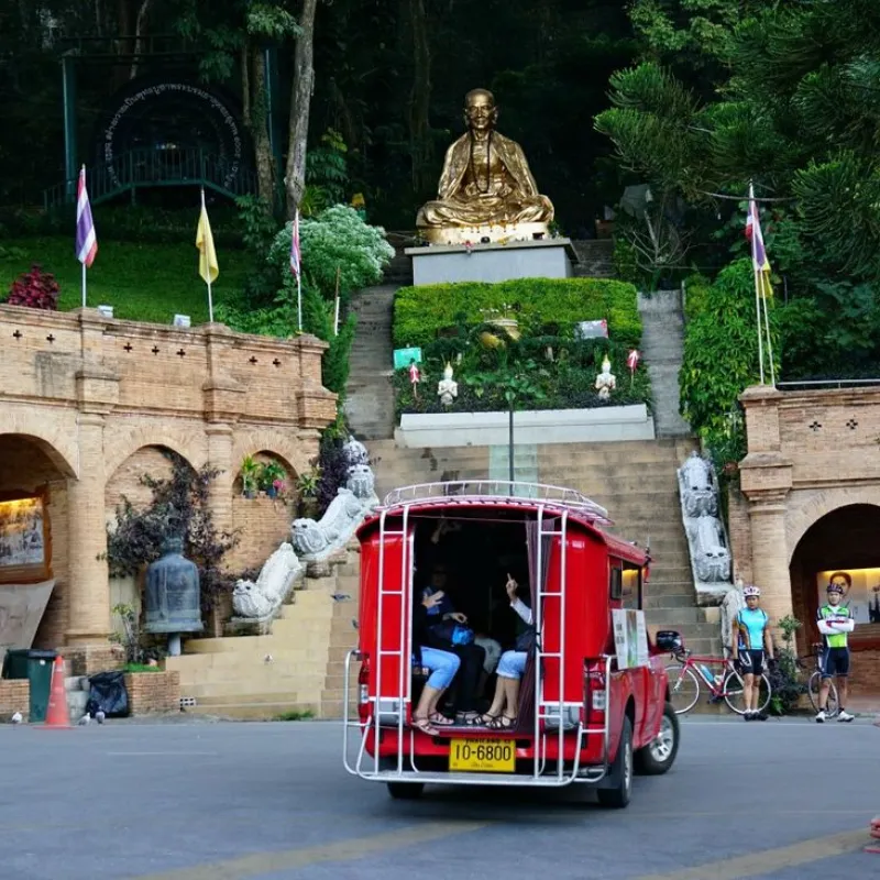 Tuk-tuks: táxis icônicos de Chiang Mai