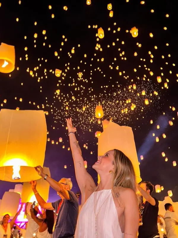 Festival Yi Peng ilumina o céu de Chiang Mai