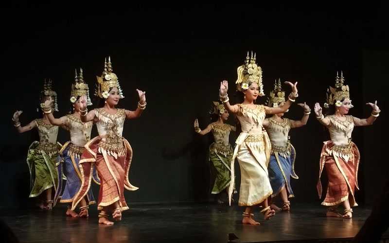 Apsara dance performance