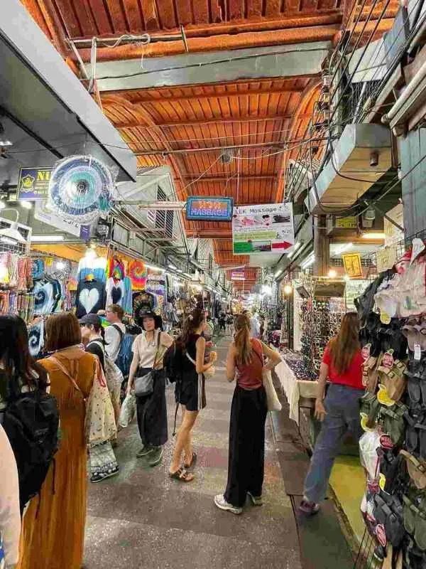 O Mercado Chatuchak funciona principalmente com dinheiro