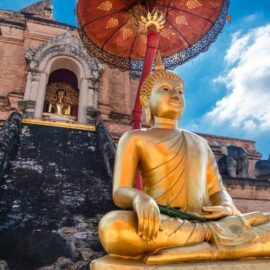 Buda no Templo Wat Chedi
