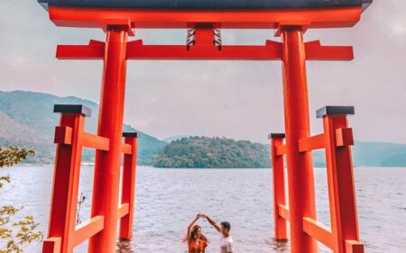 Japão e Tailândia com guia em português.