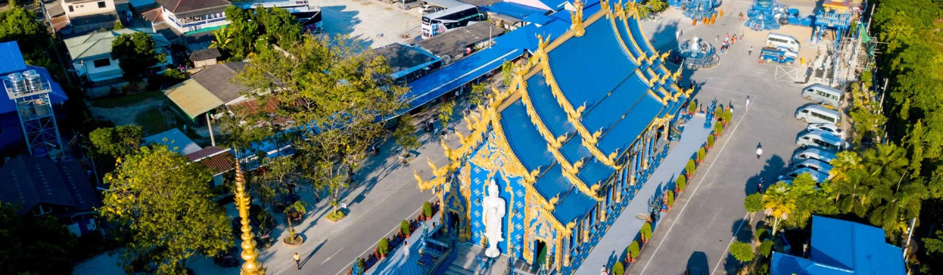 Viagem para Wat Rong Suea Ten