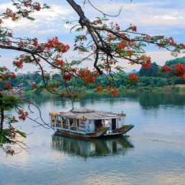 Rio Huong, Hue