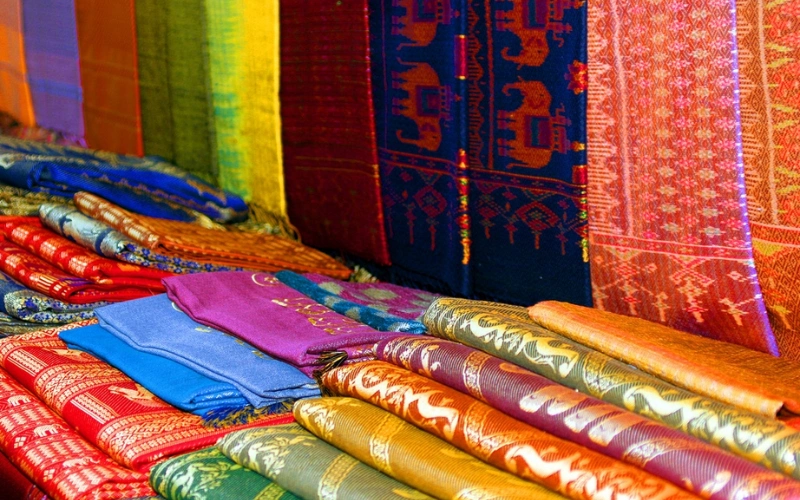 A seda tailandesa é um produto local único e autêntico que você não pode deixar de conhecer