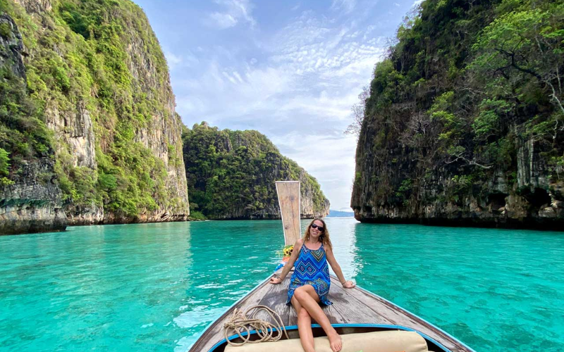 Barco long tail revela praias com muito charme