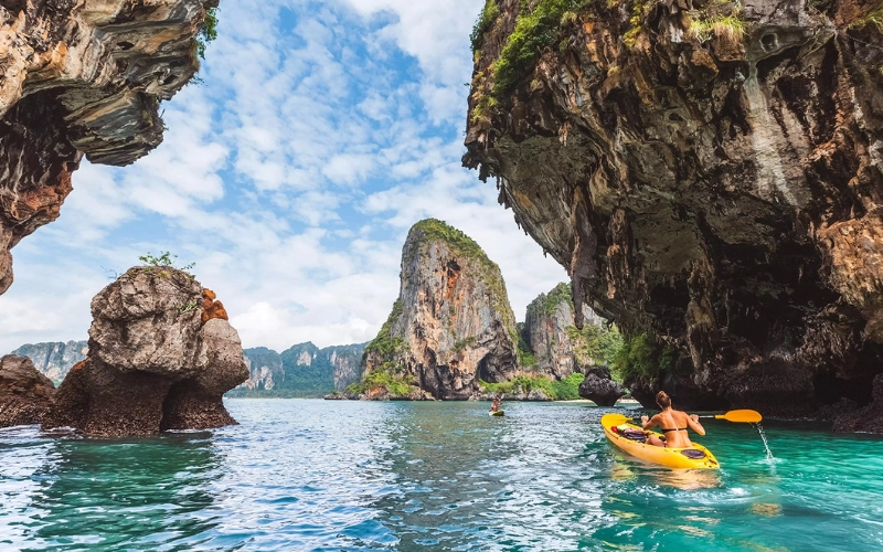 Caiaque em Ao Nang aventura e tranquilidade