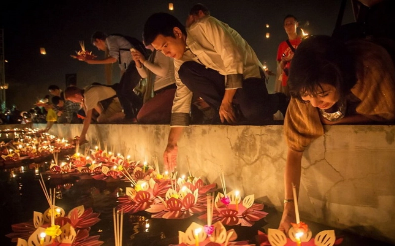 Celebre o Festival das Luzes nas águas de Phuket