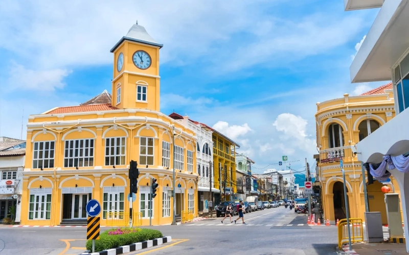 Cidade Antiga de Phuket mistura cultura e história
