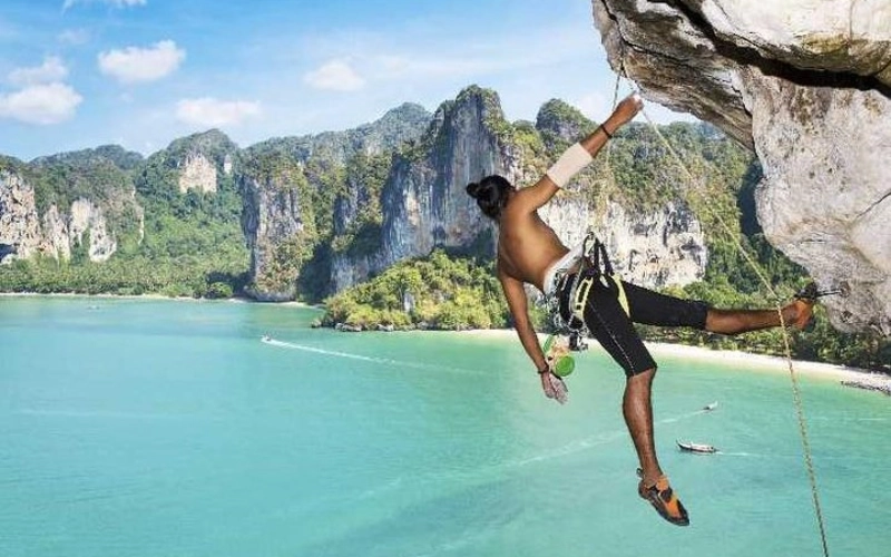 Escalada em Railay desafia falésias para todos níveis