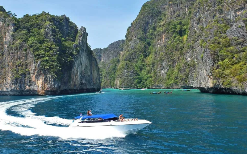 Escolha Gold Day ou TailanDay e explore Phi Phi