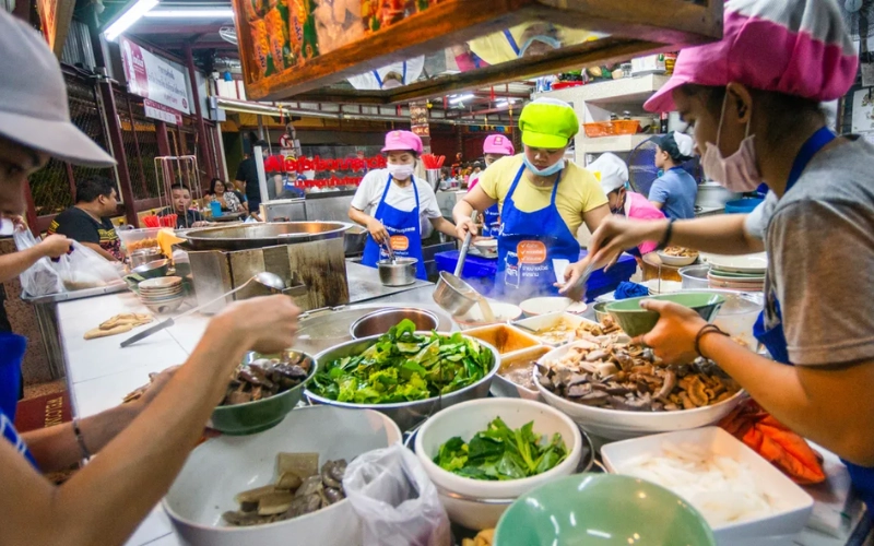 Food tours revelam sabores autênticos de Phuket