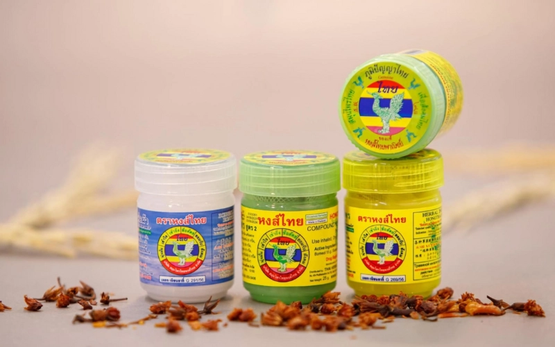 Os bálsamos de ervas são populares por serem práticos, fáceis de levar em viagens e eficazes