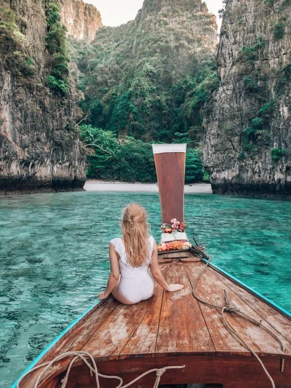 Praias da Tailândia têm águas claras e cenários tropicais