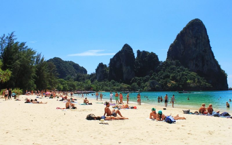 Railay praias tranquilas e falésias dramáticas