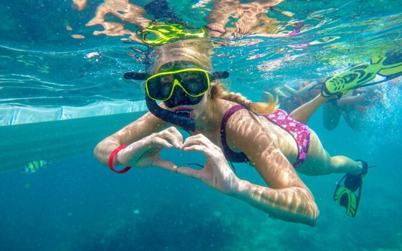 Snorkel diverte e mostra a beleza do mar