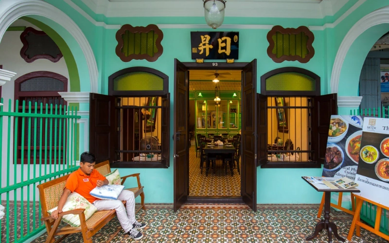 The Charm Phuket recria culinária local com arte