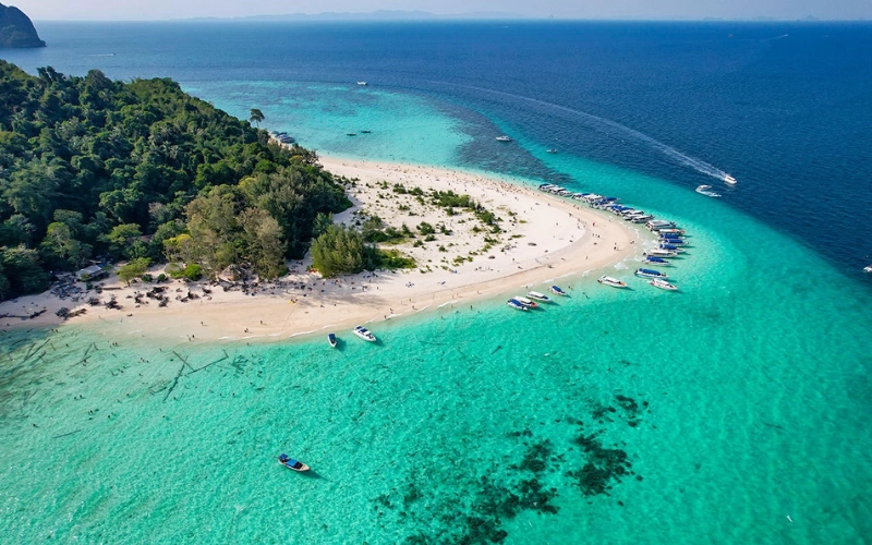 Koh Mai Phai é ilha calma em forma de coração