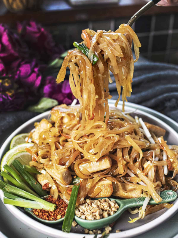 Pad Thai é o prato famoso de macarrão frito
