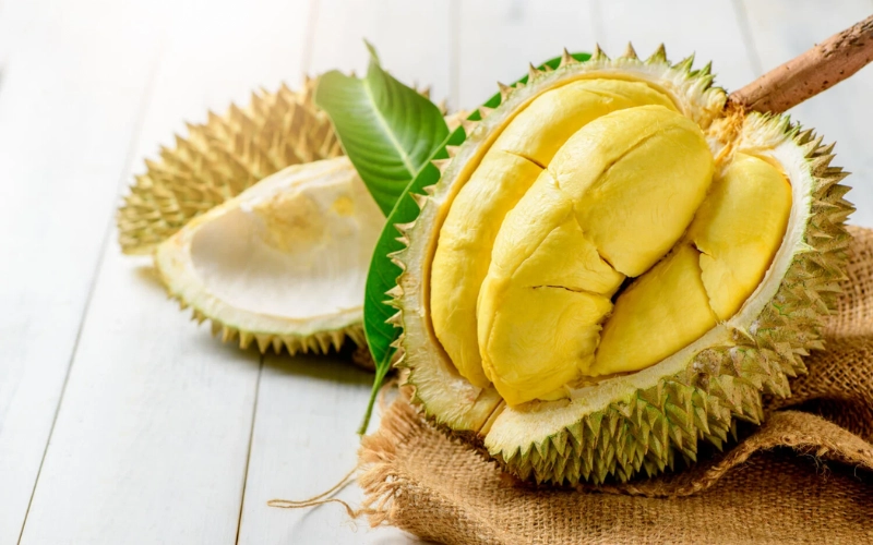 Prove durian de aroma forte e polpa doce