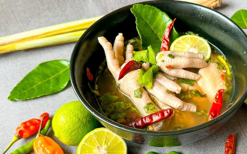 Prove pés de galinha bem temperados