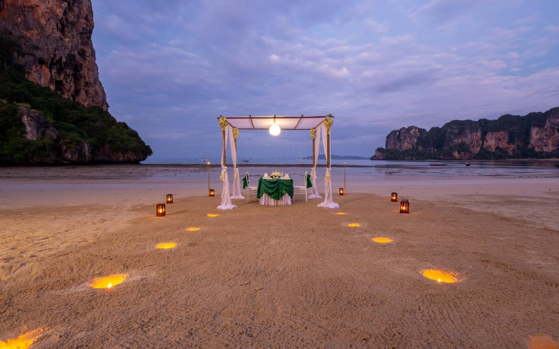 Railay Beach oferece jantar com vista para o mar