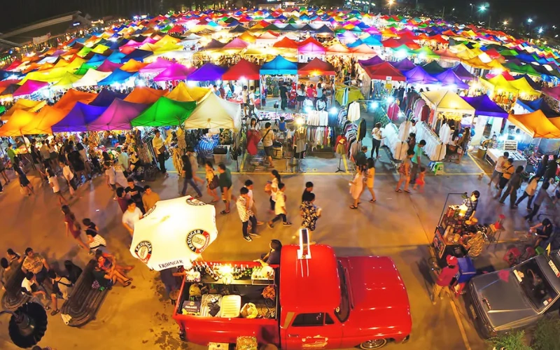 Veja pizza de escorpião no Rod Fai