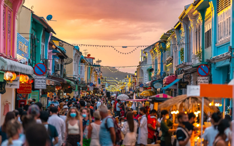 Viva Phuket do pôr do sol até a noite