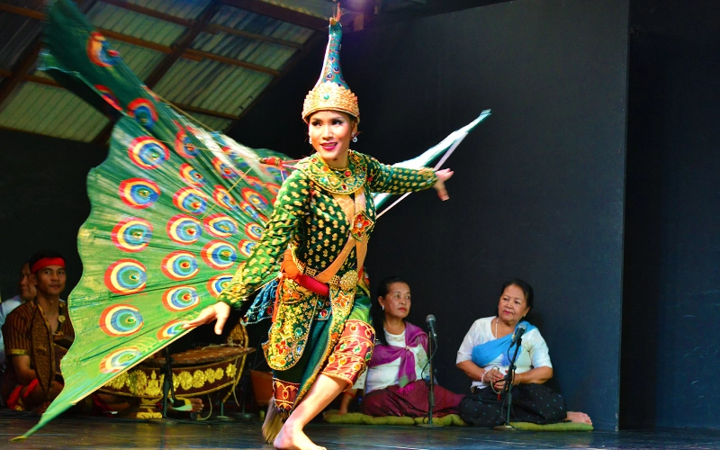 Artes Vivas do Camboja celebram danças Khmer