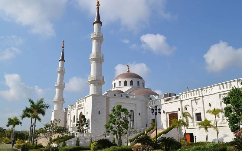 Mesquita Al-Serkal reflete a diversidade cambojana
