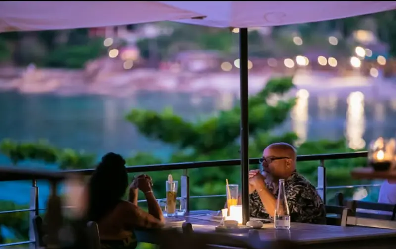 The Cliff transforma o pôr do sol em experiência única