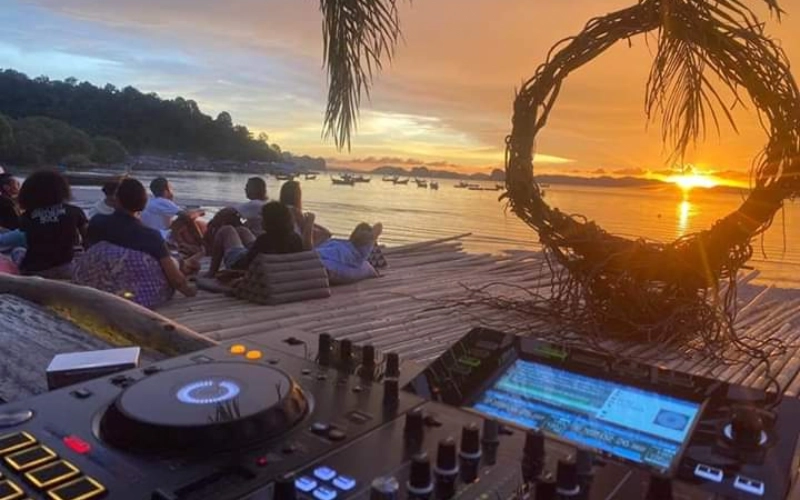 Veja o sol nascer e se pôr no Hidden Gem