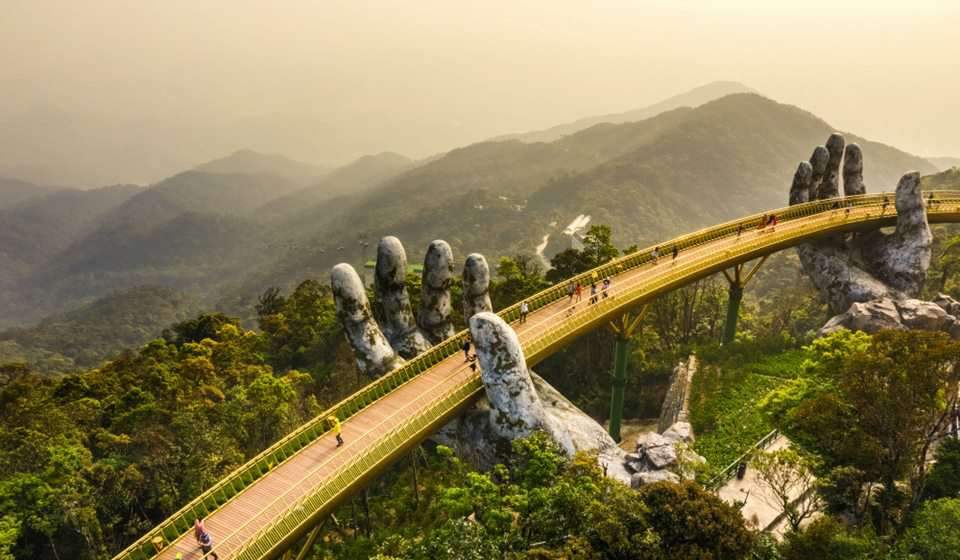 golden bridge da nang