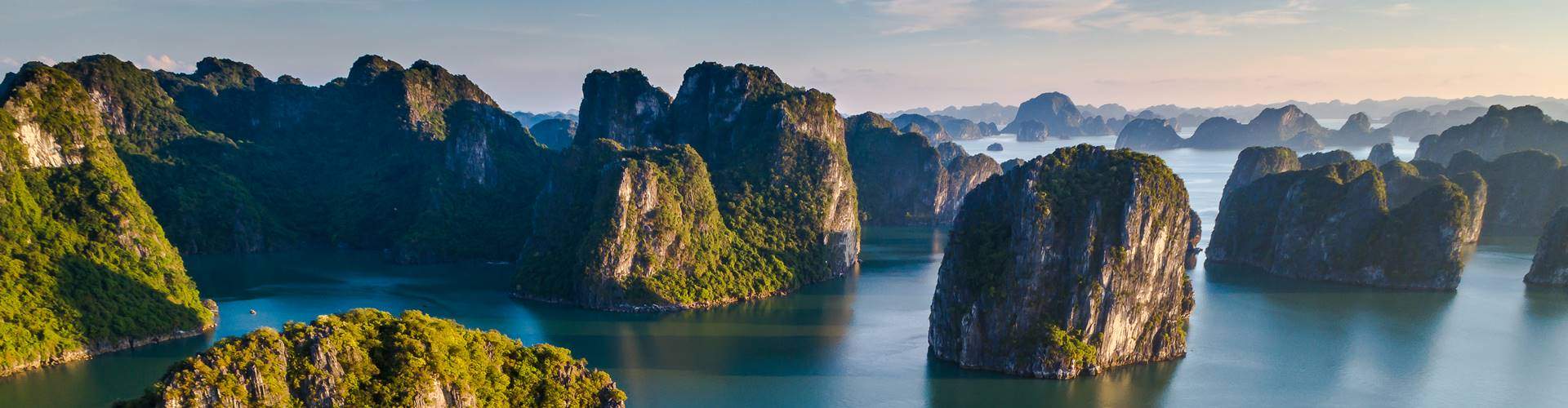 halong bay panoramic view