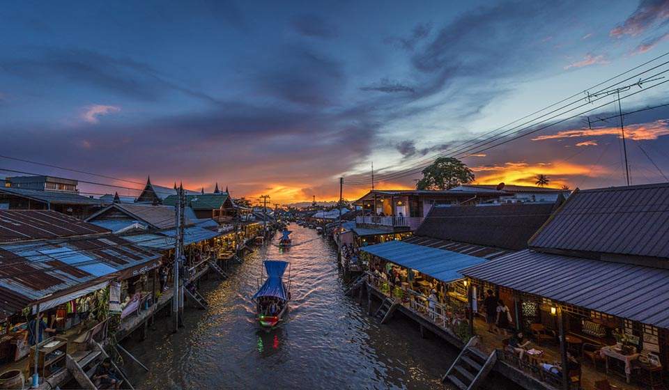 amphawa floating market