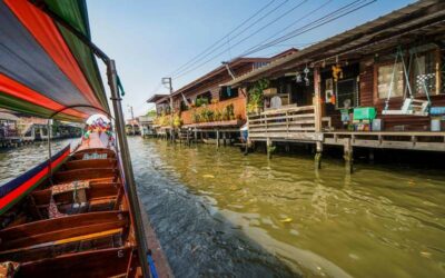 Excursión en barco a Thonburi Klongs y visita al Palacio Real en español